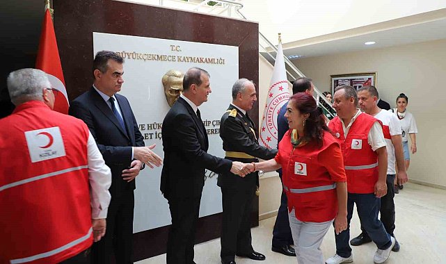 Atatürk'ün önderliğinde kazanılan Büyük Zafer Büyükçekmece'de coşkuyla kutlanıyor
