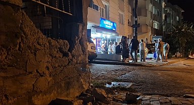 Avcılar'da alkollü sürücü tekel bayisine daldı: O anlar güvenlik kamerasında