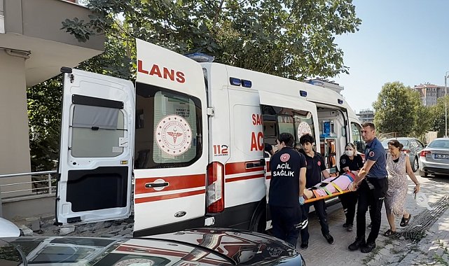 Avcılar'da cam silerken düşen kadın yaralandı