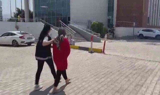AVM'de 5 farklı mağazadan kıyafet ve ayakkabı çaldı