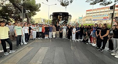 Aydın'dan 64 öğrenci gençlik kamplarına uğurlandı