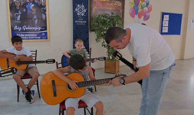 Aydınlı çocuklar yaz tatilini müzikle geçiriyor