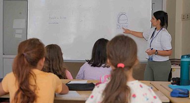 Aydınlı çocuklar yazı İngilizce öğrenerek geçiriyor
