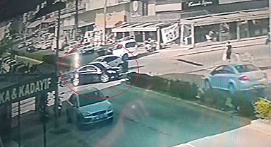 Aynı kavşakta göz göre göre kazalar güvenlik kamerasında