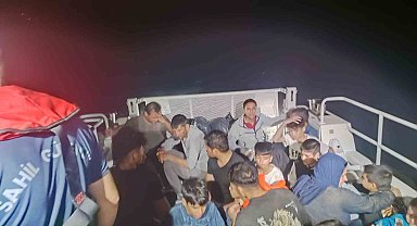 Ayvacık açıklarında 18'i çocuk 32 düzensiz göçmen yakalandı