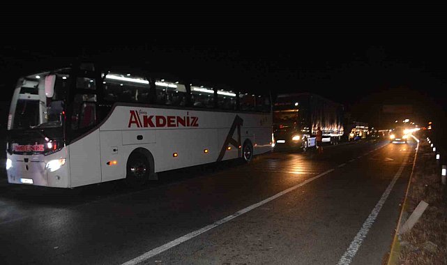 Ayvalık'ta kırmızı ışıkta zincirleme trafik kazası: 1 ölü, 3 yaralı