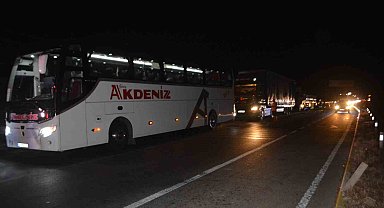 Ayvalık'ta kırmızı ışıkta zincirleme trafik kazası: 1 ölü, 3 yaralı
