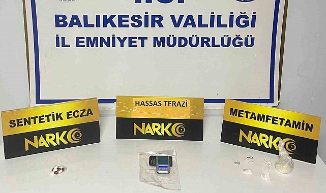 Ayvalık'ta narkotik ekibinden şüpheli araca operasyon
