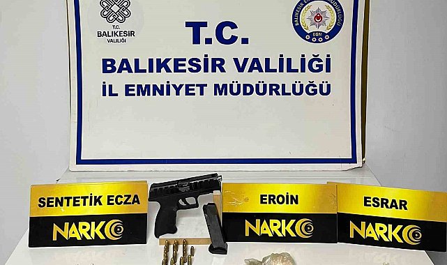 Ayvalık'ta narkotik polisinden operasyon: 3 kişi tutuklandı
