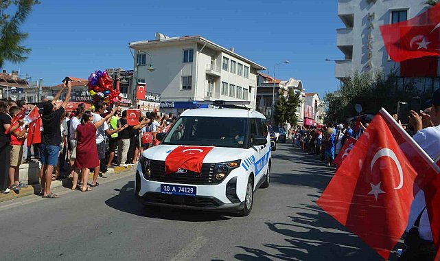 Ayvalık'ta Zafer Bayramı'nın 103. yıldönümü coşkusu