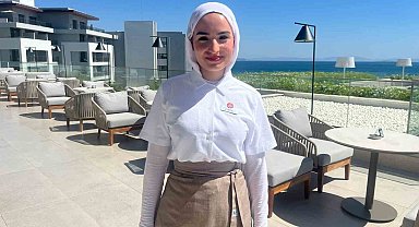 Babası sınav çıkışı çiçekle karşılamıştı, müjdeli haberi telefonla verdi