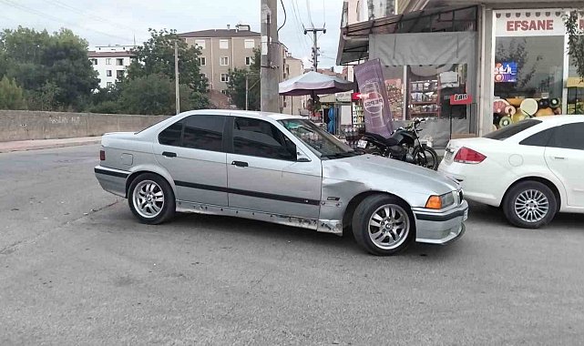 Bafra'da otomobil motosikletle çarpıştı: 1 yaralı