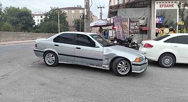 Bafra'da otomobil motosikletle çarpıştı: 1 yaralı