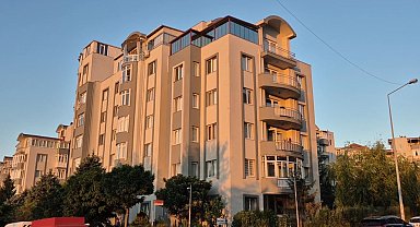 Bahçeşehir'de karısını silahla ağır yaralayan şahıs, ardından silahı kendi kafasına dayadı