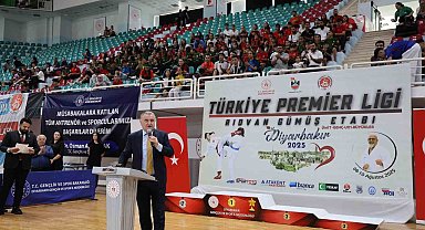 Bakan Bak: "Diyarbakır'a yaklaşık 3.5 milyar lira spor yatırımı, tesis yatırımı yapacağız"