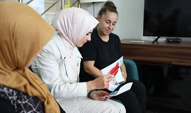Bakan Göktaş, Erdoğan'ın mektubunu Yalova'da şehit ailesine ulaştırdı