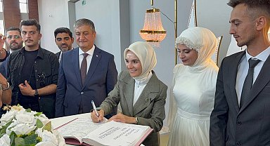 Bakan Göktaş, Karabük'te gençlerin nikah şahidi oldu