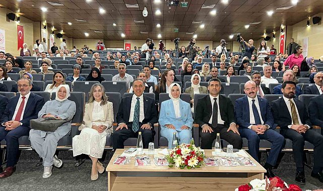 Bakan Göktaş: "8 bin 923 ailemizde 10 bin 661 çocuğumuza umut dolu bir gelecek sunuyoruz"