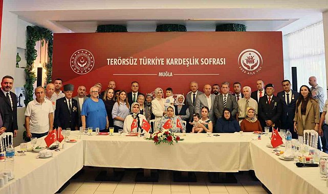 Bakan Göktaş Şehit yakınları ve gaziler ile bir araya geldi