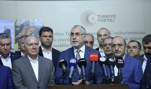 Bakan Işıkhan: Kamu işçilerimize yönelik 'Kamu Toplu İş Sözleşmeleri Çerçeve Protokolü'nü sendikalar ile birlikte imzaladık"