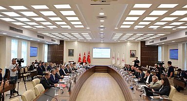 Bakan Işıkhan, Memur-Sen Başkanı Yalçın ve hizmet kollarında ilgili sendika temsilcileri ile bir araya geldi