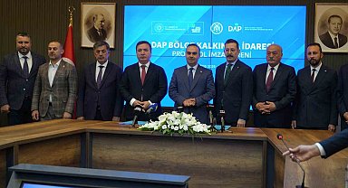 Bakan Kacır, Erzincan'da protokol imza törenine katıldı