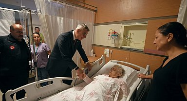 Bakan Memişoğlu, Balıkesir'deki depremzedeleri ziyaret etti