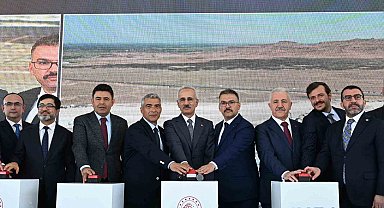 Bakan Uraloğlu: Zengezur koridoru, Türkiye, Azerbaycan ve Ermenistan arasında ekonomik işbirliğini güçlendirecek, bölgesel barışı pekiştirecek