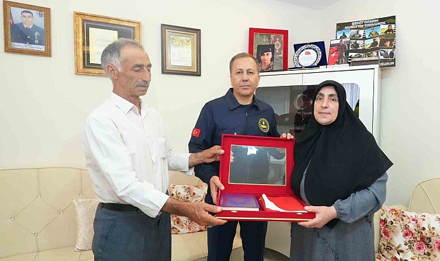 Bakan Yerlikaya, Cumhurbaşkanı Erdoğan'ın şehit ailelerine yazdığı mektubu okudu