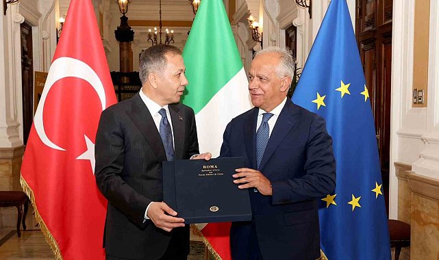 Bakan Yerlikaya, İtalyan mevkidaşı Piantedosi ile görüştü