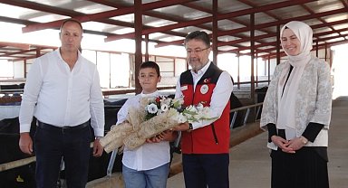 Bakan Yumaklı: "2026'dan itibaren her yıl 200 bin baş hayvanı kendi üreticimizden karşılayacağız"