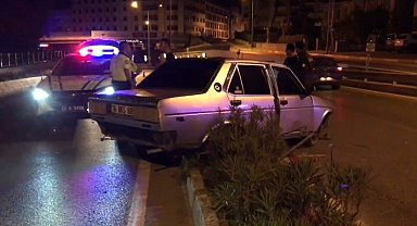Balıkesir'de alkollü ve ehliyetsiz sürücü kaza yaptı