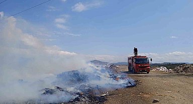 Balıkesir'de çöplük alanda çıkan yangın söndürüldü