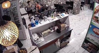 Balıkesir'de meydana gelen 6,1'lik deprem anı Hisarcık'ta kameralara böyle yansıdı