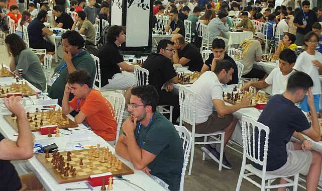 Balıkesir'de uluslararası satranç heyecanı başladı