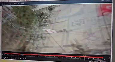 Balıkesir'deki 6.1 büyüklüğündeki deprem kamerada... Güvenlik kamerası bile sarsıntıya dayanmadı