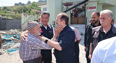 Balıkesir'in Sındırgı ilçesinde deprem sonrası çalışmalar sürüyor