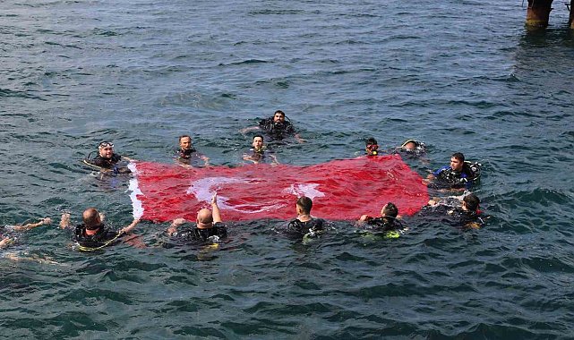 Bandırma'da 30 Ağustos'ta engelsiz zafer dalışı yapıldı