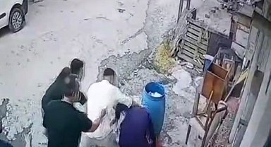 Başakşehir'de "mavi bidon" tartışması: 70 yaşındaki kadının camlarını kırıp darp ettiler