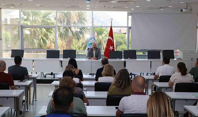 Başkan Arıkan'dan, belediye bürokratlarıyla hizmet odaklı toplantı
