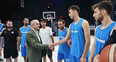 Başkan Çiftçi'den, basketbol takımına sezon öncesi ziyaret