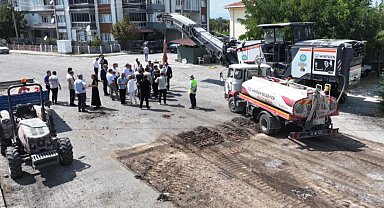 Başkan Dutlulu Akhisar'da Asfalt Çalışmalarını İnceledi