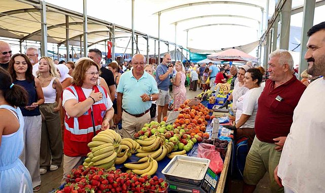 Başkan Gençay Cumartesi pazarında vatandaşlarla buluştu
