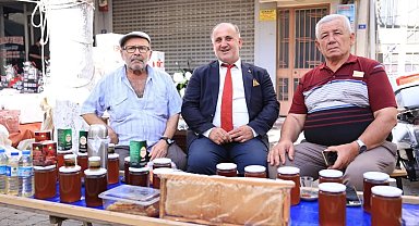 Başkan Kaya, Cuma Pazarında vatandaşlarla buluştu