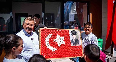 Başkan Odabaşı, 'Dönüştür, Hediye Kazan' kampanyası kapsamında çocuklarla buluştu