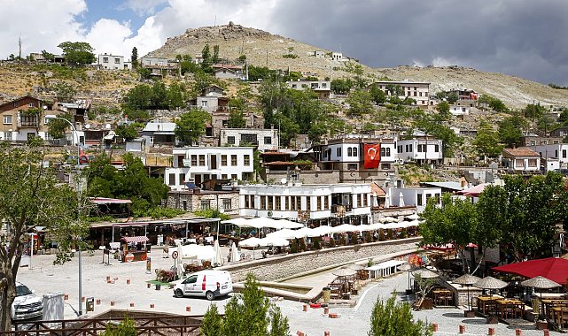 Başkan Pekyatırmacı'dan YKS başarısı için tebrik ve Selçuklu'ya hoş geldin mesajı