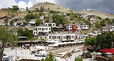 Başkan Pekyatırmacı'dan YKS başarısı için tebrik ve Selçuklu'ya hoş geldin mesajı