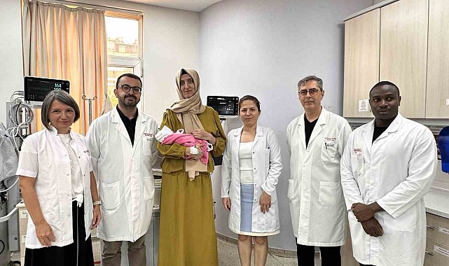 Başkent Hastanesinde hayat kurtaran operasyon: Anne ve bebeği yaşama tutundu