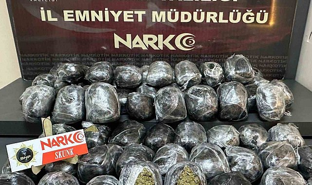 Batman'da durdurulan iki otomobilden kilolarca uyuşturucu çıktı: 4 tutuklama