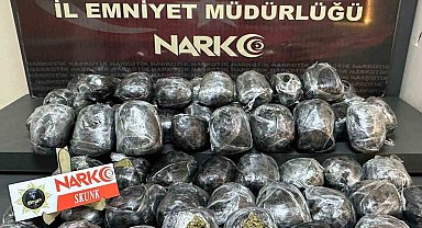 Batman'da durdurulan iki otomobilden kilolarca uyuşturucu çıktı: 4 tutuklama